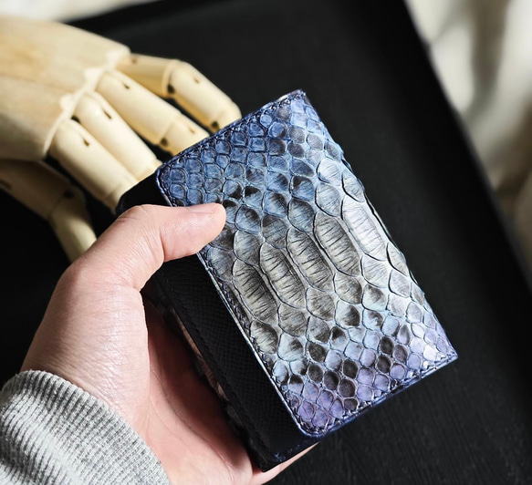 Python wallet handmade custom. パイソン革使用三つ折り財布 4枚目の画像