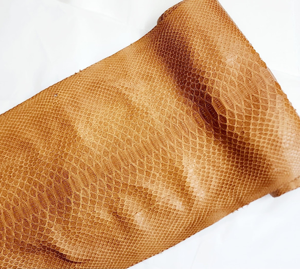 Python wallet handmade custom. パイソン革使用三つ折り財布 