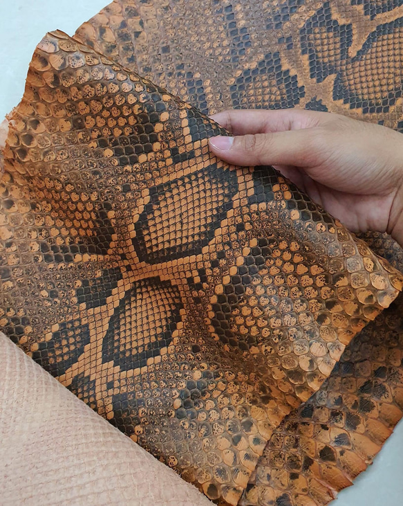 Python wallet handmade custom. パイソン革使用三つ折り財布 