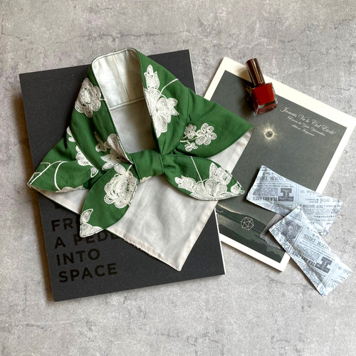 保冷剤が入る刺繍スカーフ・グリーン＞ コットン 刺繍 ネッククーラー