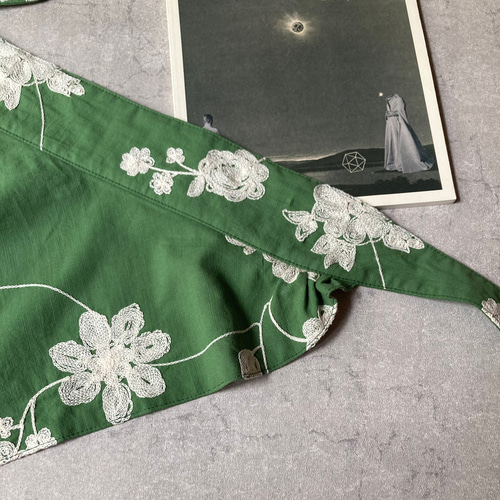 保冷剤が入る刺繍スカーフ・グリーン＞ コットン 刺繍 ネッククーラー