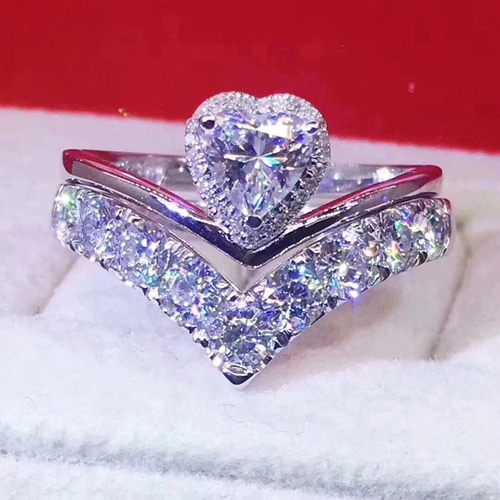 newデザイン】輝くモアサナイト ダイヤリングK18WG