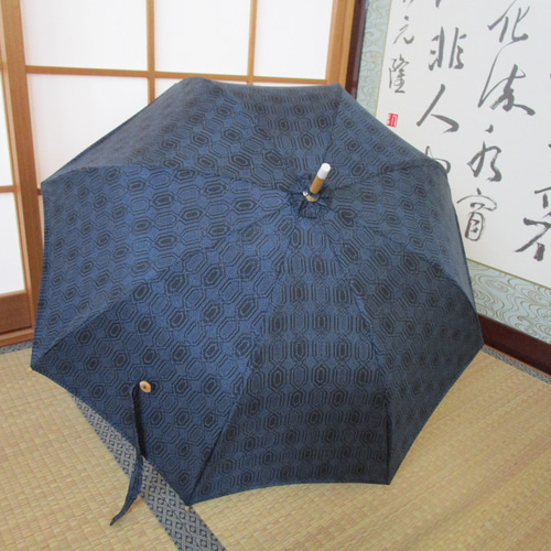 大島紬リメイク＊手作りおしゃれ日傘＊黒焦げ茶  花柄 大島紬リメイク＊手作りおしゃれ日傘＊黒焦げ茶 花柄 - メルカリ