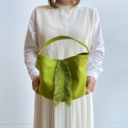 ピスタチオグリーンのミニマルフリンジバッグ 8枚目の画像