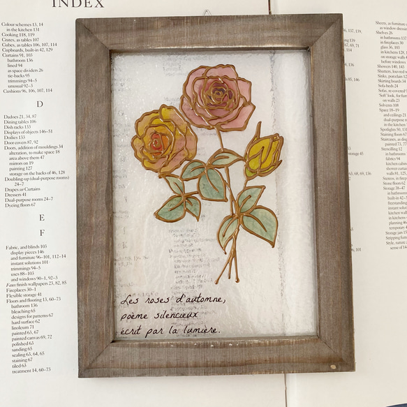 光が綴る秋の薔薇 |アンティークステンドグラス風デザイン|クリア