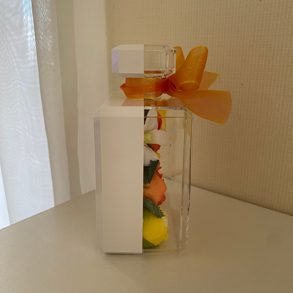 フラワーギフト　インテリア　プレゼント　パフュームボトルアレンジ　香水瓶型アレンジ　贈りもの　おしゃれ　母の日2024 4枚目の画像