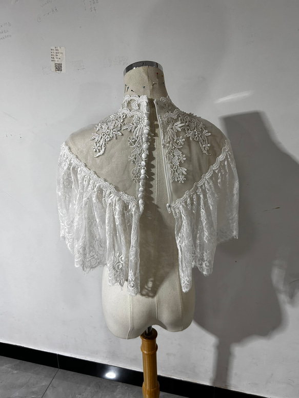 可憐な花刺繍のトップス ケープ マント ウエディングドレス ハイネック ボレロ 結婚式/花嫁 3枚目の画像