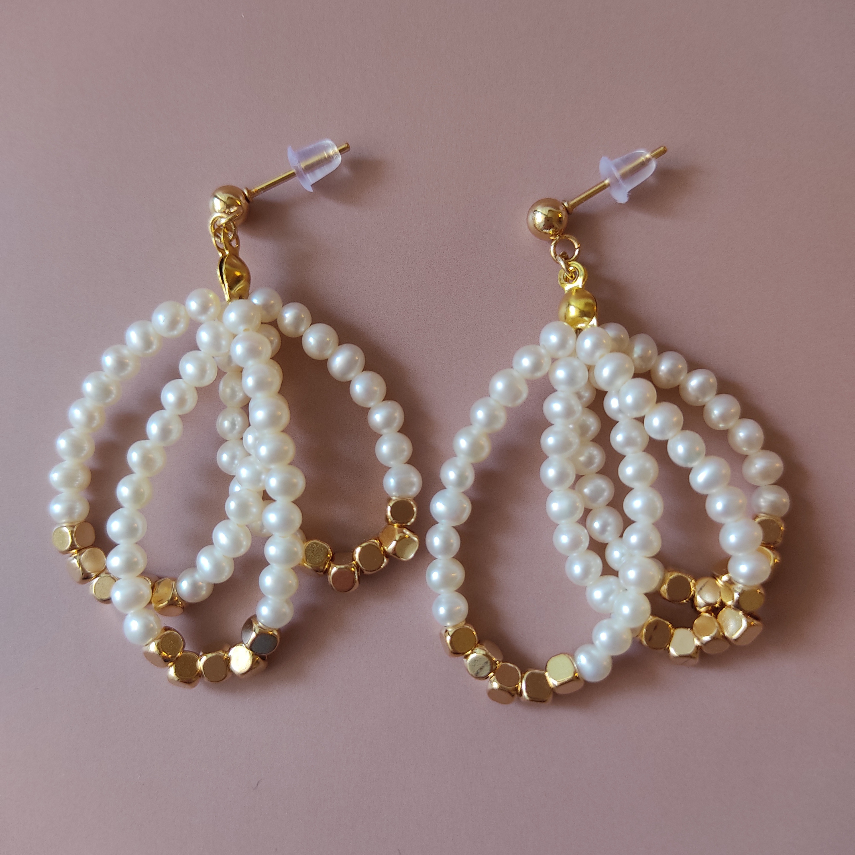 淡水パールと24金GPのタッセルピアス　サージカルステンレスピアス