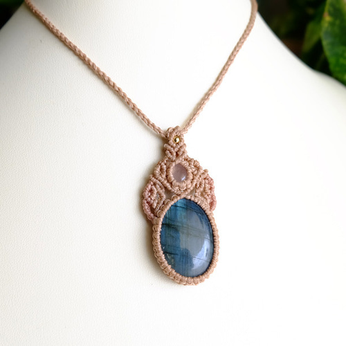 ラブラドライト（マダガスカル産）・ローズクォーツ 天然石マクラメ