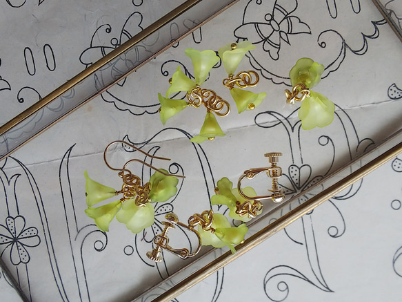 ヴィンテージ　新緑･Olive　ルーサイトお花の14Kgfピアス（イヤリング） 5枚目の画像