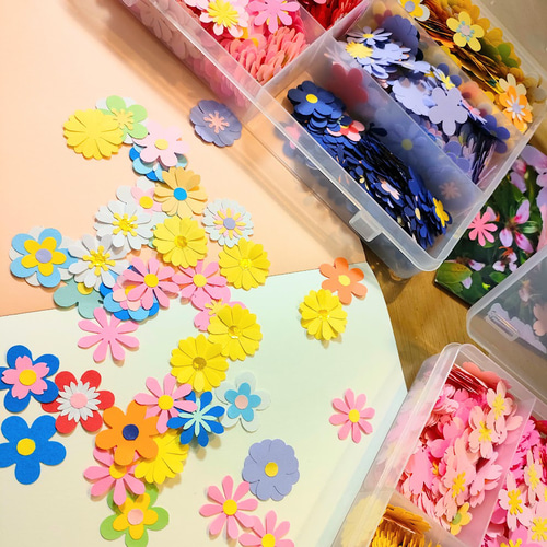 文字・花の変更が出来ます♪ 壁面 アルバム 飾り ～ おめでとう