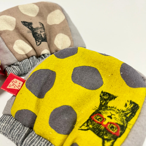 感謝価格　猫柄　パクパクポーチ　10cmバネ口使用　小物入れ　ハンドメイド ふんわり♡バネポーチ 10cm ねこポーチ□カン付きバネ口ポーチ