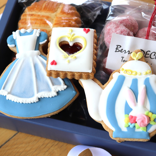 アリスのお茶会 【母の日ギフトにも】 クッキー Berry DECO 通販