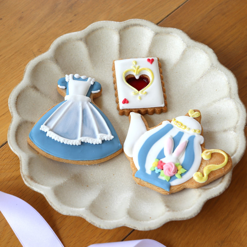 ジョリーフルール♡アリスのお茶会ブルー　ラウンドバッグ　いちごチャーム付き ジョリーフルール♡アリスのお茶会ブルー ラウンドバッグ いちご