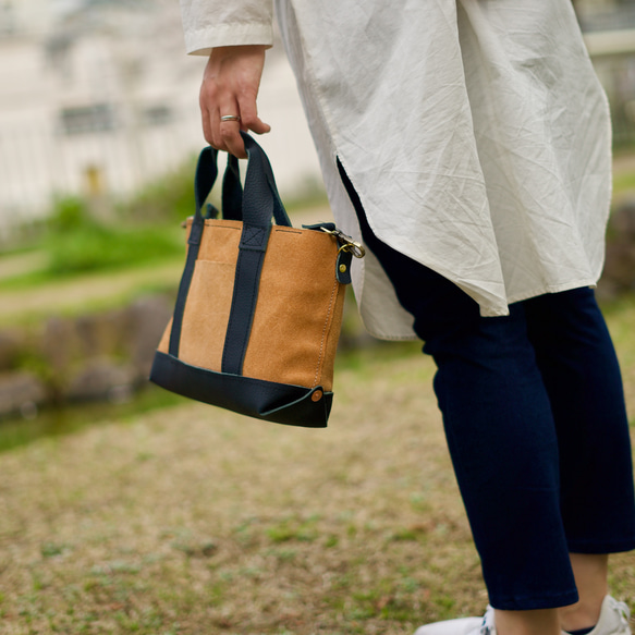 キャンバストートバッグ調のレザーバッグ　本革で選べるカラー、カスタマイズ可能　肩掛け、手持ち、斜めがけ　男女兼用 