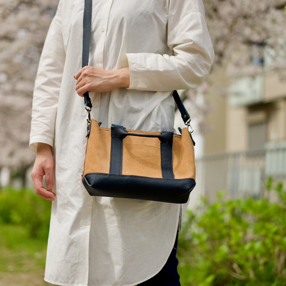 キャンバストートバッグ調のレザーバッグ　本革で選べるカラー、カスタマイズ可能　肩掛け、手持ち、斜めがけ　男女兼用 