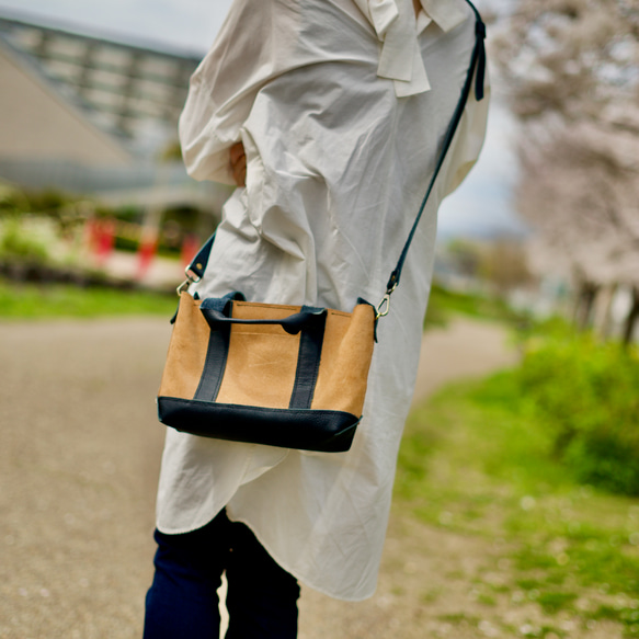 キャンバストートバッグ調のレザーバッグ　本革で選べるカラー、カスタマイズ可能　肩掛け、手持ち、斜めがけ　男女兼用 