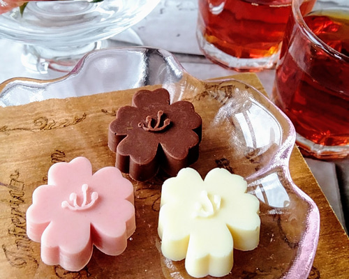 30個！桜モールド　焼き型　バレンタイン　手作り　お祝い Amazon.co.jp: 桜/桃の花 シリコンモールド チョコレート型 DIY 手作り