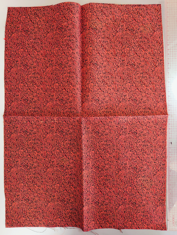 【古布】正絹　赤×黒　炎の柄　ドール着物サイズ 5枚目の画像