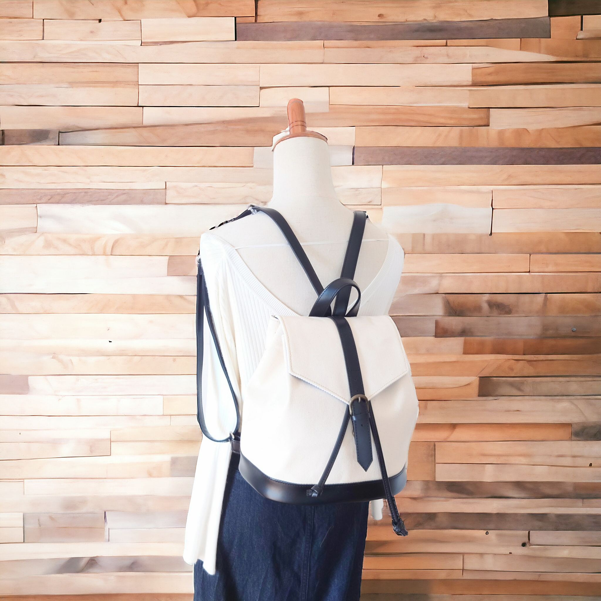 色の変更可能　生成りの8号帆布と黒合皮のリュックP（3way）