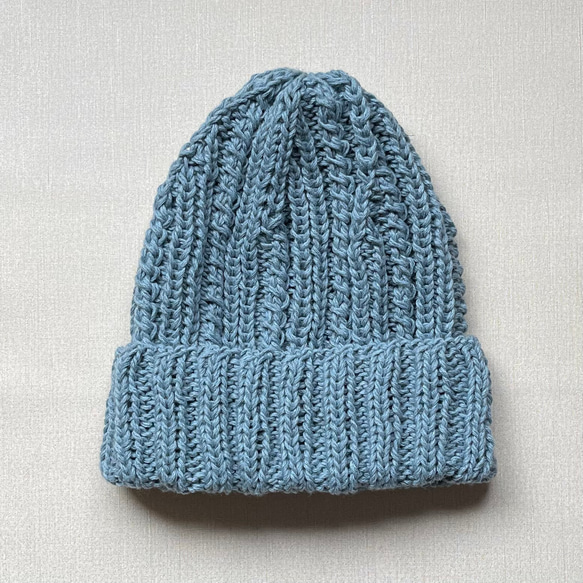 リネンコットンの帽子  手編み  ワッチキャップ  サックスブルー 1枚目の画像