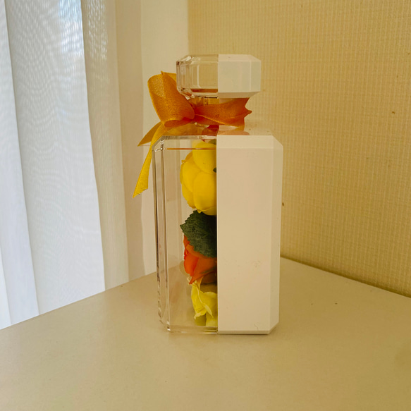 フラワーギフト　インテリア　プレゼント　パフュームボトルアレンジ　香水瓶型アレンジ　贈りもの　おしゃれ　 4枚目の画像