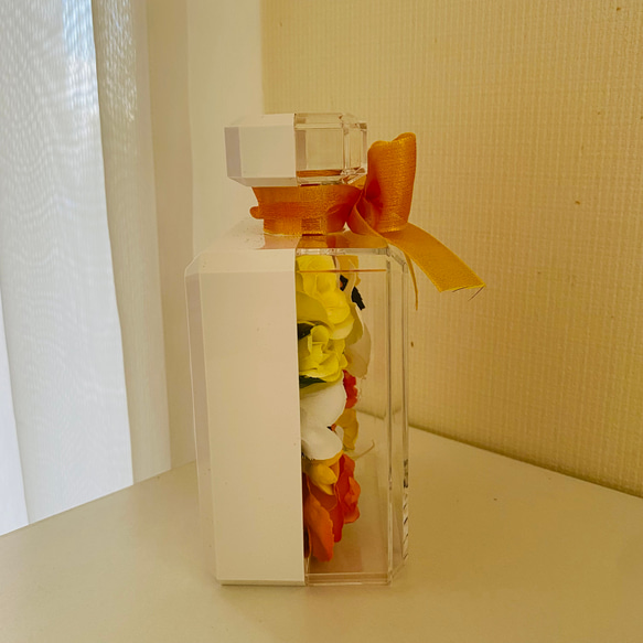 フラワーギフト　インテリア　プレゼント　パフュームボトルアレンジ　香水瓶型アレンジ　贈りもの　おしゃれ　 3枚目の画像