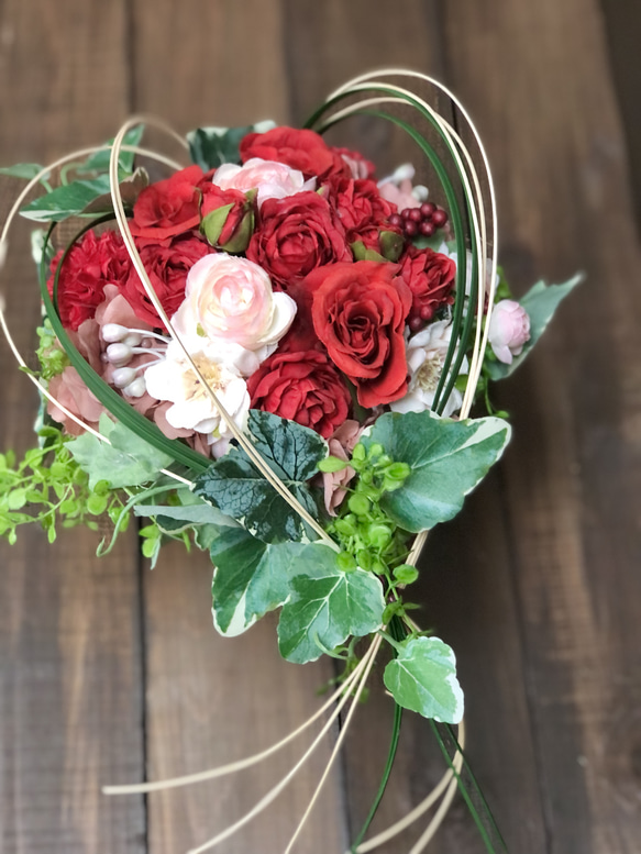 結婚祝い》可愛いハート型 ローズアレンジメント R アートフラワー