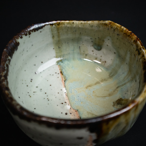 黄金窯変2024 釉薬の流れが深い味わいの抹茶碗 涼 24hM01 茶碗・めし碗