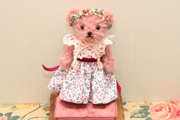小さな小さなドレスベア♡オールドローズ色のモヘア製テディベア　アンティーク素材のドレス 2枚目の画像