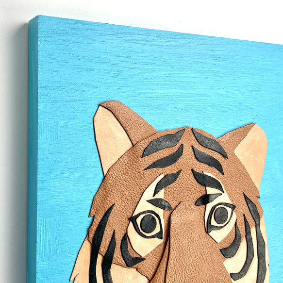 レザーのコラージュアート（トラ）タイガー A4サイズ 木製パネル 原画 6枚目の画像