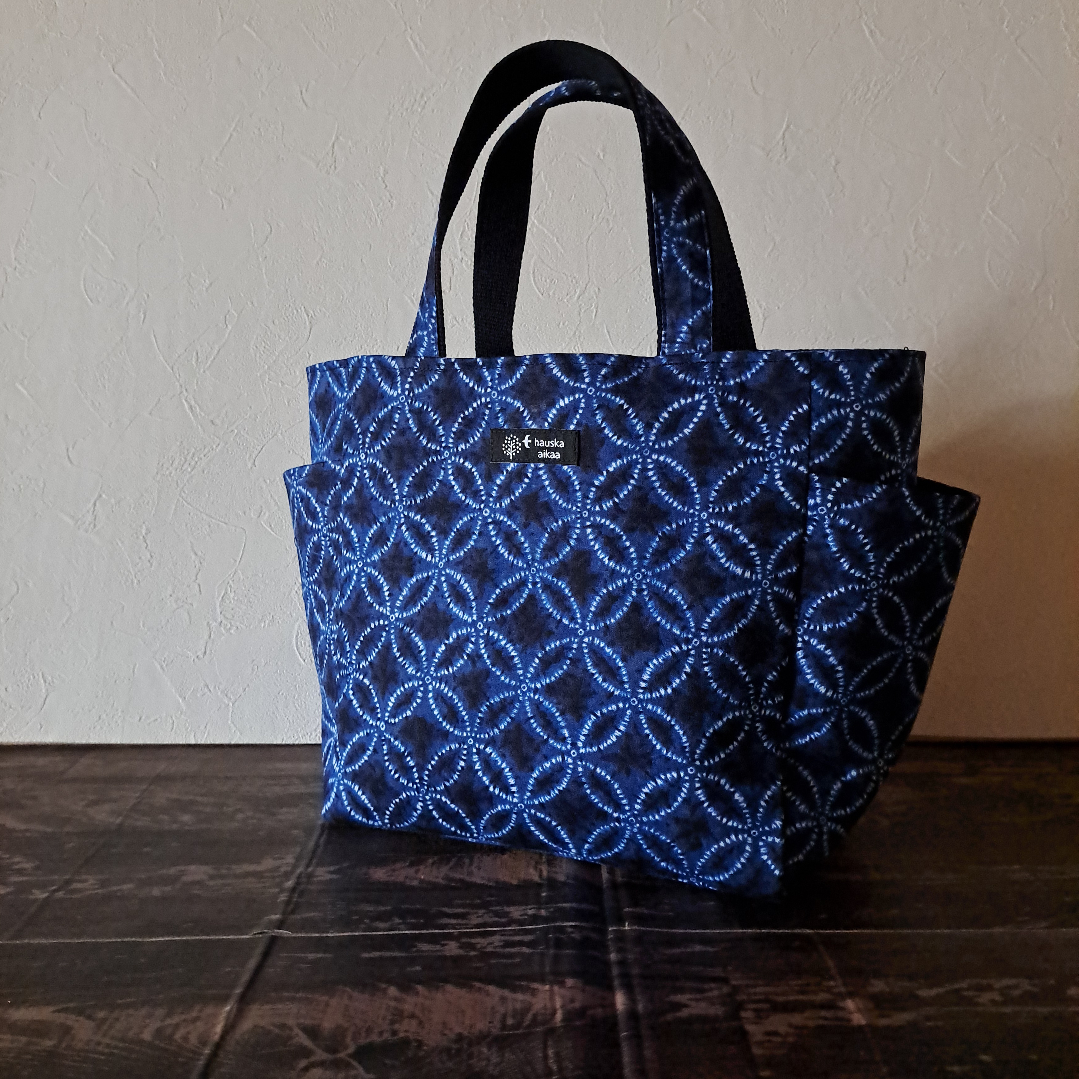 【メーカー直売】の商品をすべて 希少　波目模様　和柄　レオナール　トートバッグ　ボストンバッグ　保存袋付き バッグ