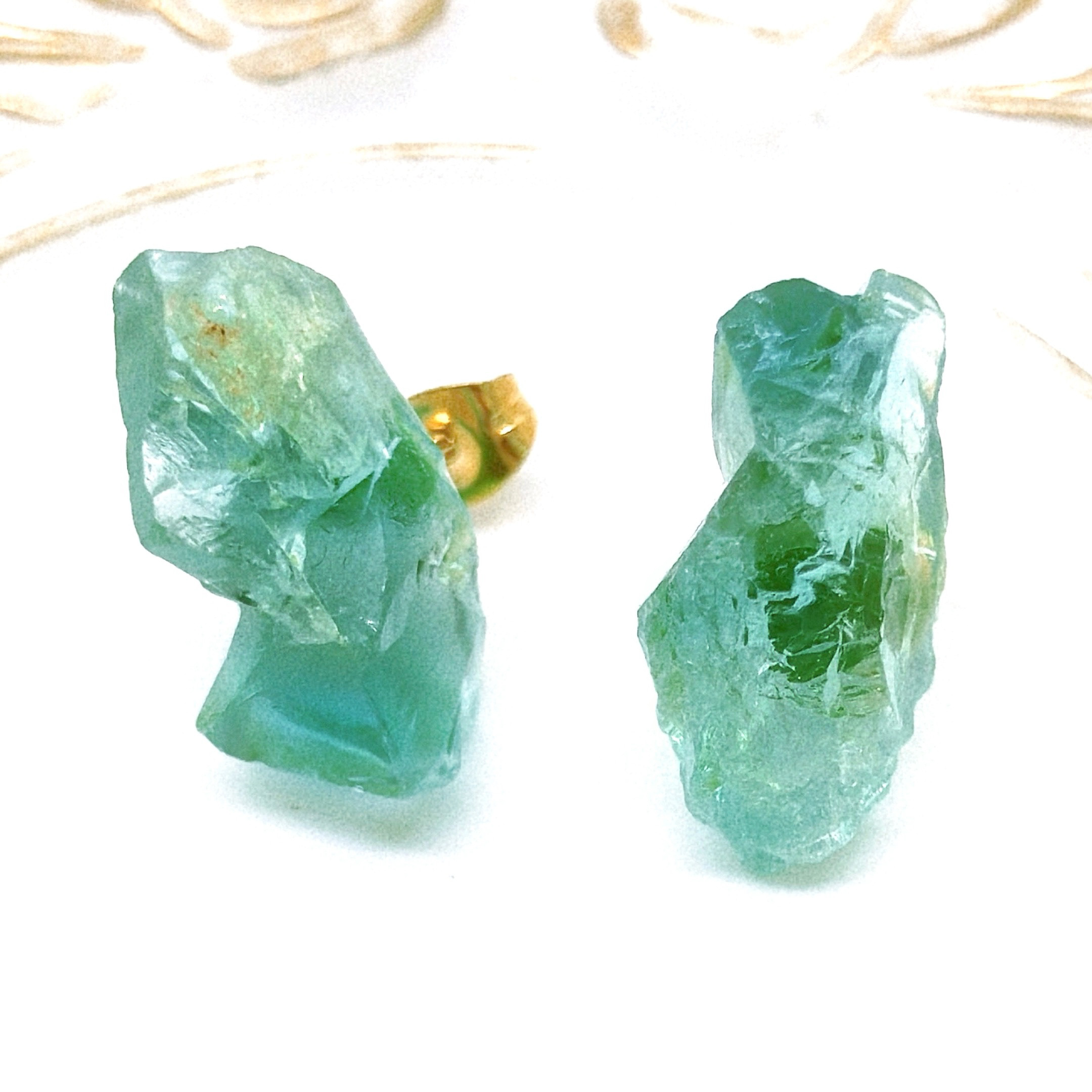 ダイアナマリア フローライト 鉱石 ピアス 蛍石 緑 ミントグリーン 蛍光 原石 鉱物 天然石