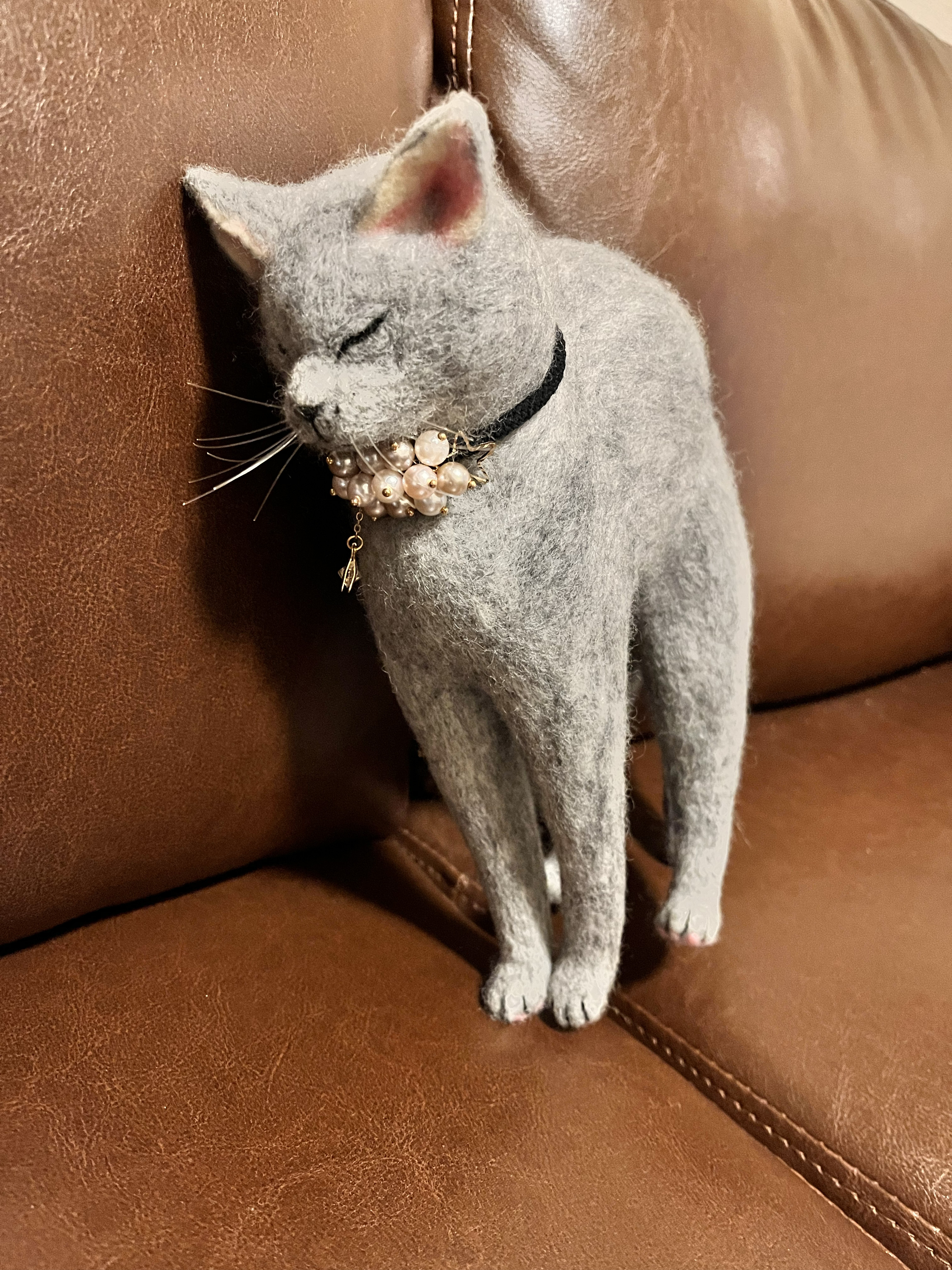 羊毛フェルト製猫の置物