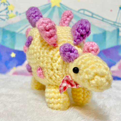 カラフルドットステゴサウルスちゃん あみぐるみ ひなたすみこ 通販