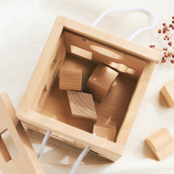 【名入れ無料！】型はめBOX　紐付き 木製 ギフト 名入れ 出産祝い プレゼント べビー 誕生日 出生情報 知育玩具 7枚目の画像