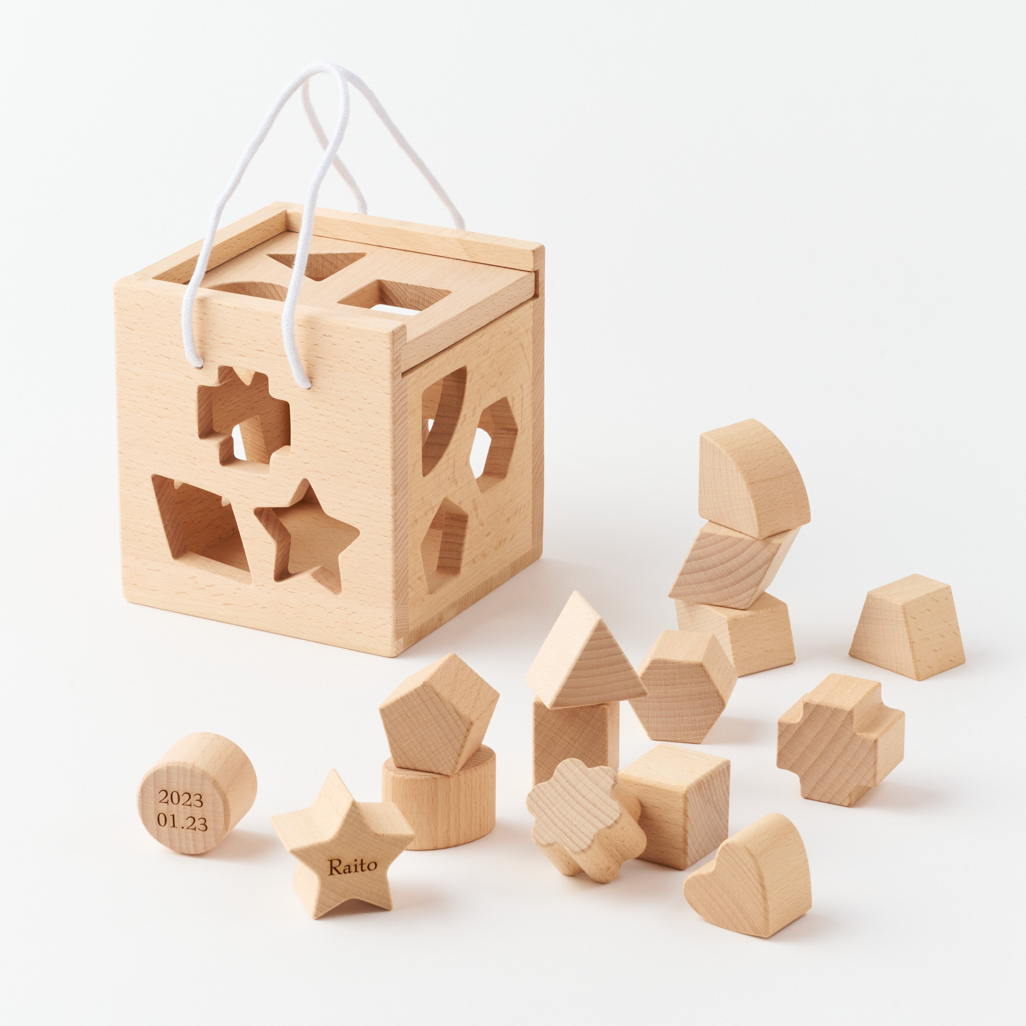 【名入れ無料！】型はめBOX　紐付き 木製 ギフト 名入れ 出産祝い プレゼント べビー 誕生日 出生情報 知育玩具