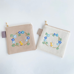 刺繍　小さいポーチ＊ネモフィラお散歩ひよこ　生成り〈無料ラッピング〉 10枚目の画像