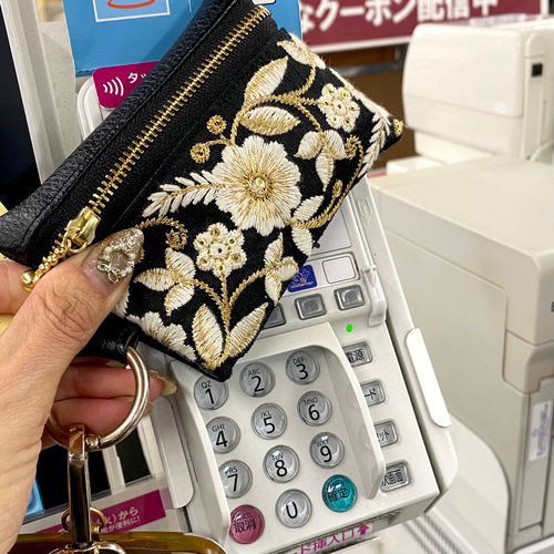 カラビナ付インド刺繍ポーチ ポーチ jill-mt 通販 17543623｜Creema