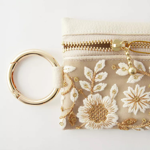 カラビナ付インド刺繍ポーチ ポーチ jill-mt 通販 17543623｜Creema