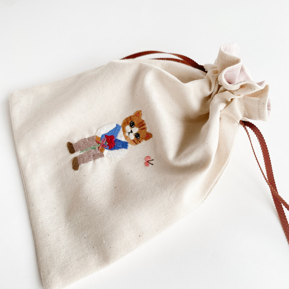 刺繍　四角い巾着＊カーネーションねこ〈無料ラッピング〉 7枚目の画像