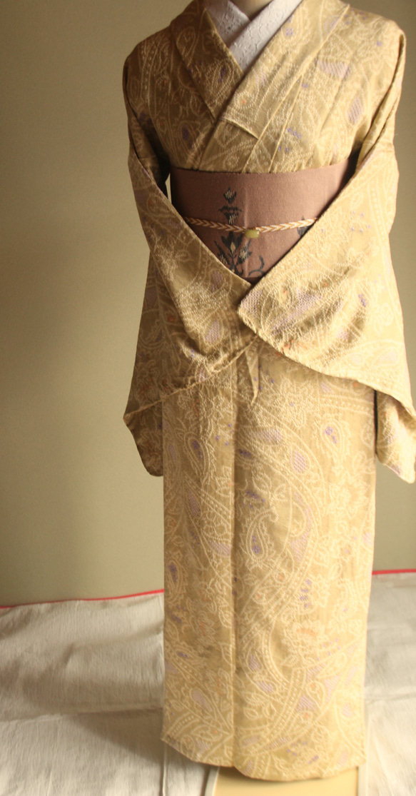 正絹単衣　細かい絞りで表現されたサンドイエロー地にペーズリー柄がやさしいオリエンタルな雰囲気　トールサイズ袖長め洗濯可能 18枚目の画像