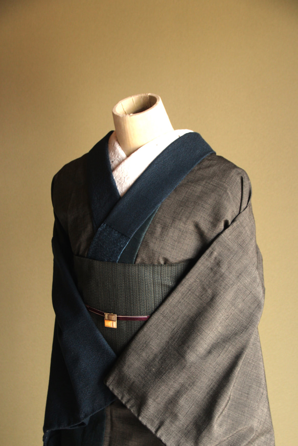 単衣　ウール異素材のグレー黒+紺メンズライク☆大人かっこいい着こなし　裄67ｃｍ　お袖長めモアトールサイズ 10枚目の画像