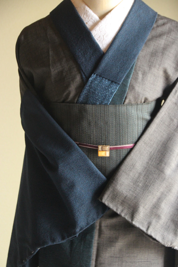 単衣　ウール異素材のグレー黒+紺メンズライク☆大人かっこいい着こなし　裄67ｃｍ　お袖長めモアトールサイズ 2枚目の画像
