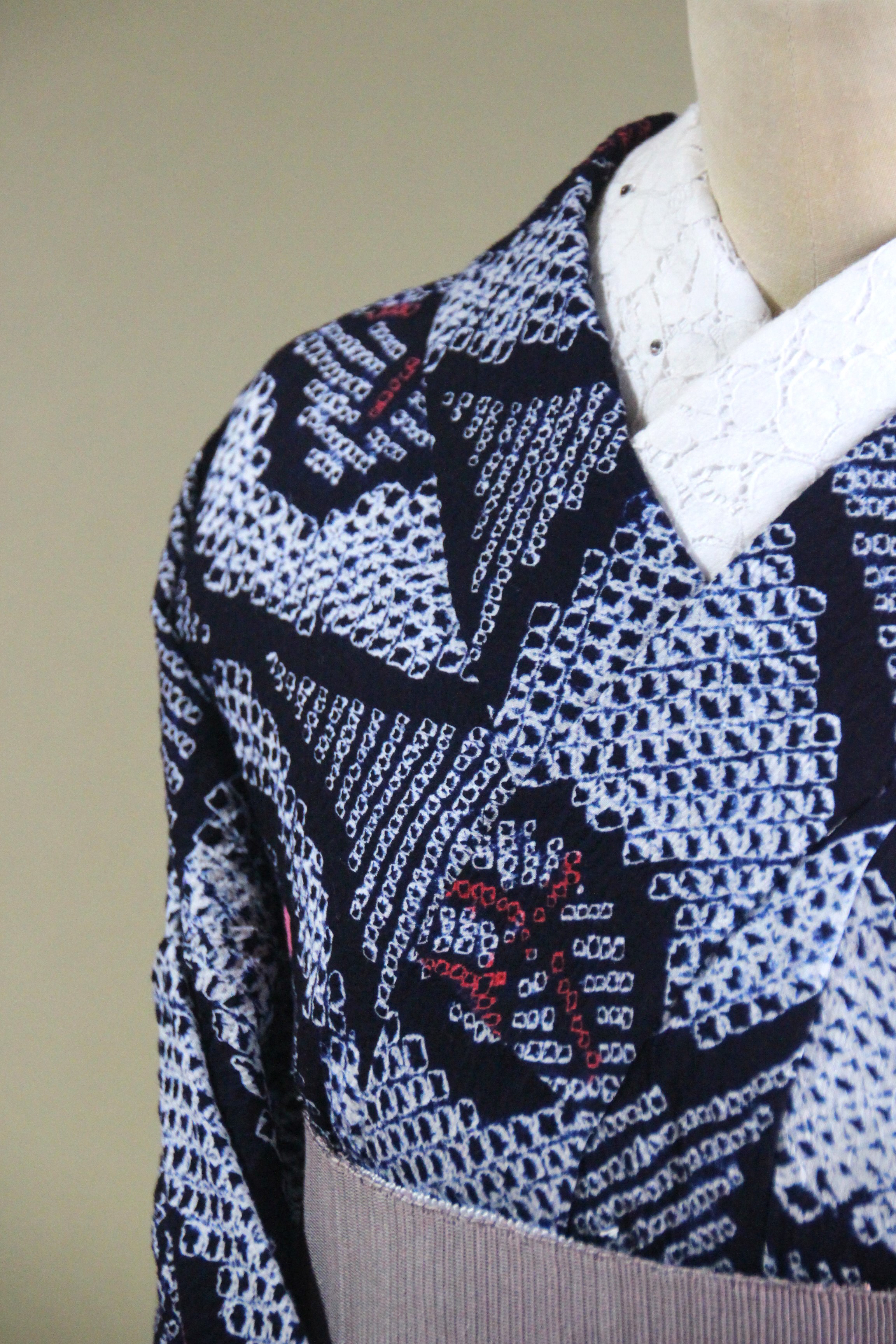 ◇現代 有松鳴海絞　浴衣◇【濃紺　朱桃】希少柄　橘・桐・桔梗・桜の吉祥紋が上品でクラシカル　裄68ｃｍトールサイズ木綿