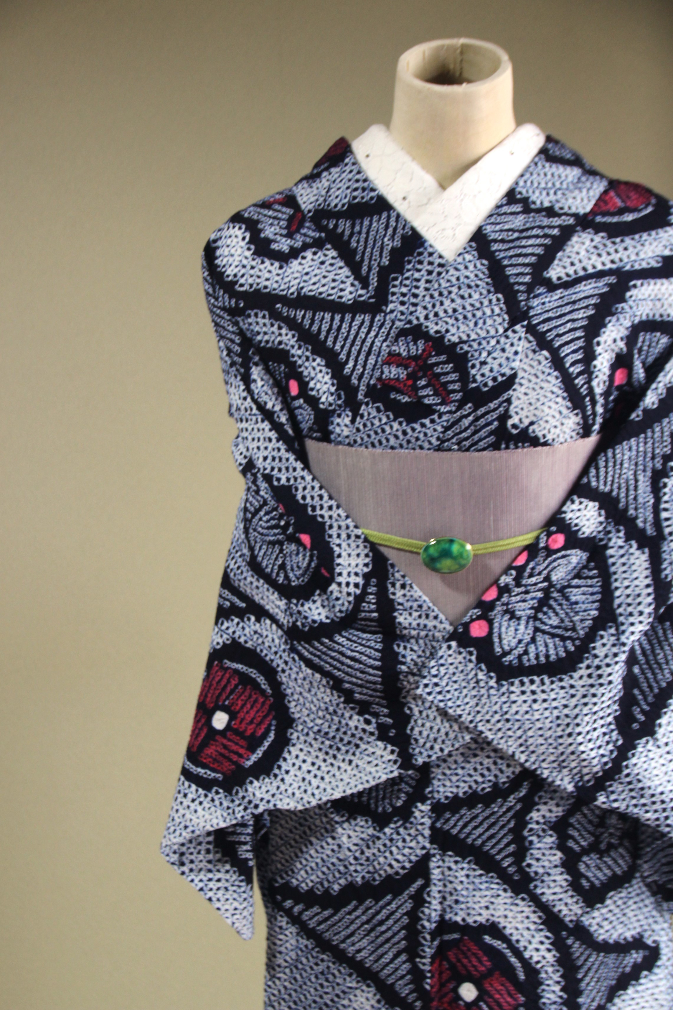 ◇現代 有松鳴海絞　浴衣◇【濃紺　朱桃】希少柄　橘・桐・桔梗・桜の吉祥紋が上品でクラシカル　裄68ｃｍトールサイズ木綿