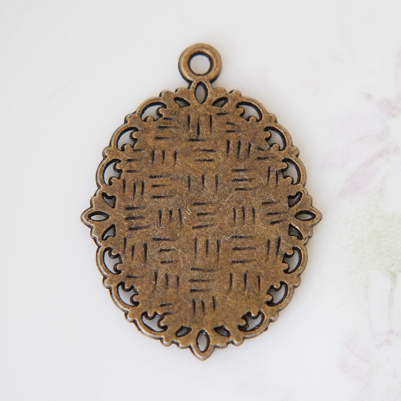 【1個】アンティークゴールド　金古美　オーバルペンダントトップ　セッティング 　空枠　台座18ｘ13ｍｍ用/PB1932 2枚目の画像