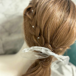 ヘッドドレス　ウェディング　リボン　パール　ピン　付き　お呼ばれ　ヘア　シンプル　ヘアアクセサリー 2枚目の画像