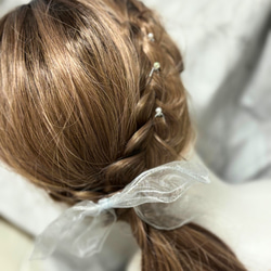 ヘッドドレス　ウェディング　リボン　パール　ピン　付き　お呼ばれ　ヘア　シンプル　ヘアアクセサリー 3枚目の画像