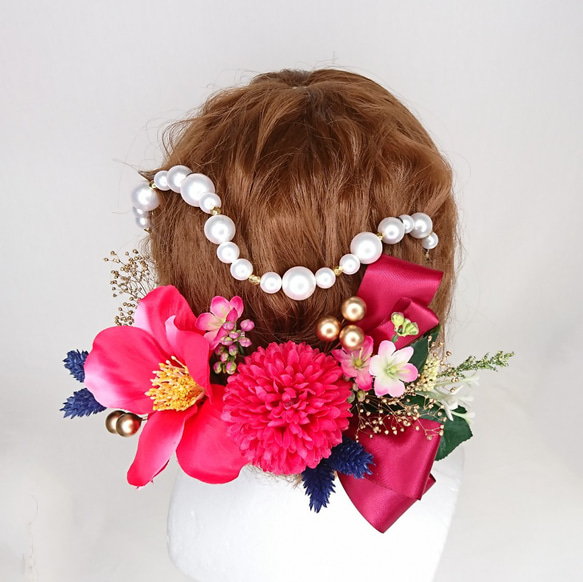 【一点限定】椿とマムとパール飾りのヘッドドレス 成人式 卒業式 袴 髪飾り 造花 和装 ピンク リボン 5枚目の画像